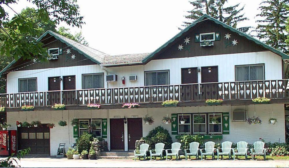 Crystal Brook Resort & Mountain Brauhaus Round Top Bagian luar foto